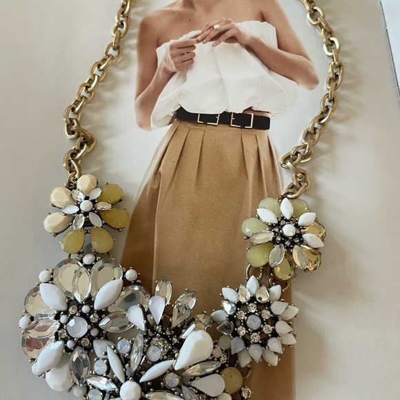 New - LOFT accents statement necklace - Picture 5 of 5